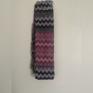 Nwt Chevron Patterned wrap/Scarf in Purple tones